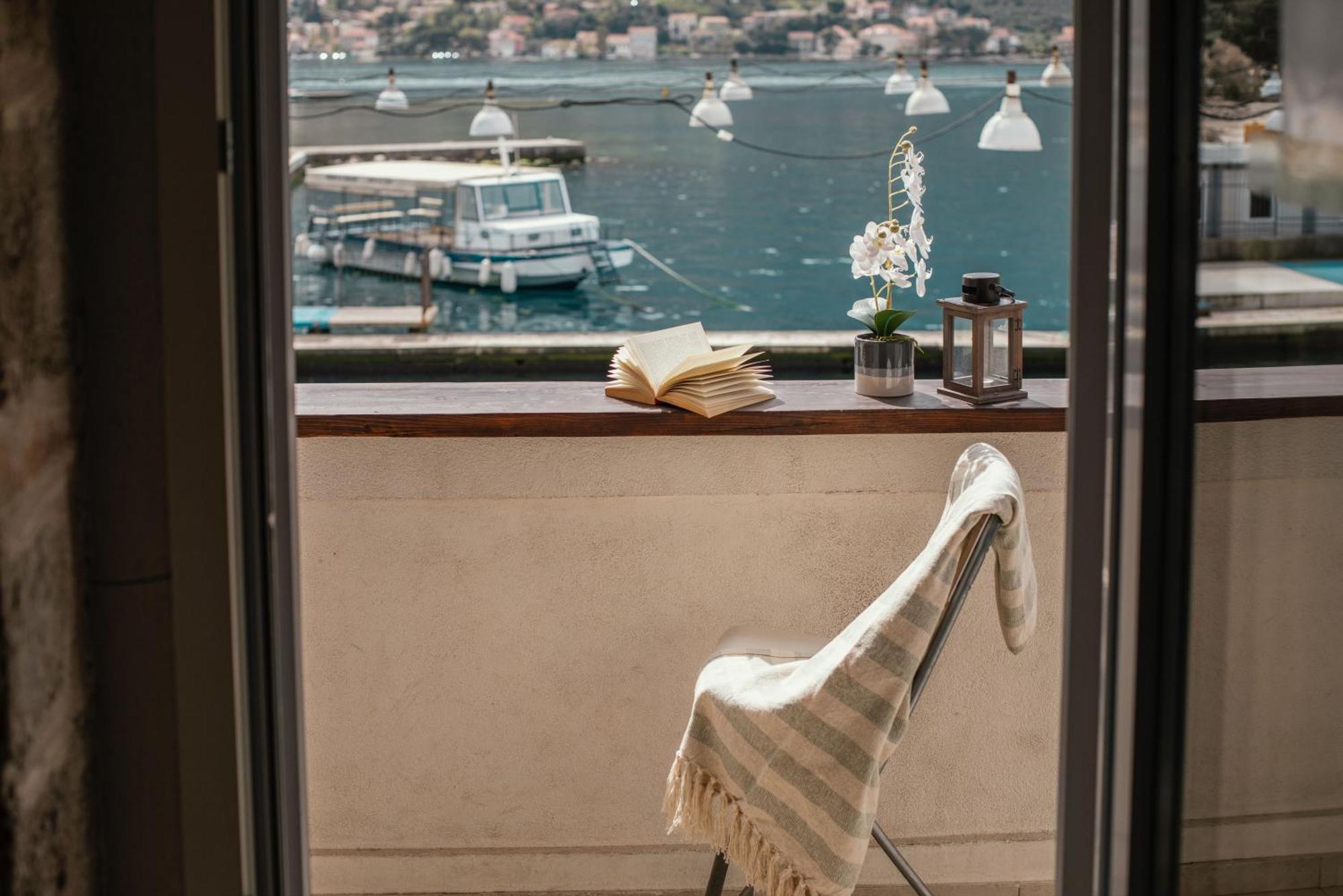 Step To Kotor Bay Guesthouse Buitenkant foto